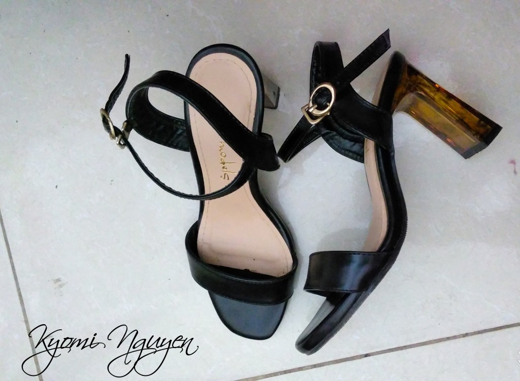 sandal quai mảnh màu đen
